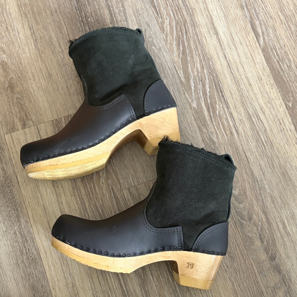 No.6 5" Pull on Shearling Clog Boot on Mid Heel in Black Suede - Picture 3 of 4